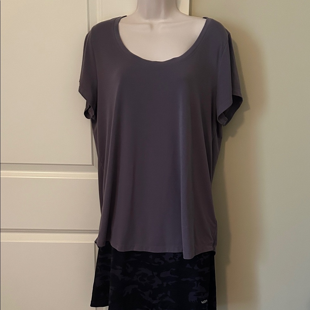 Athleta CYA Scoop Neck Short Sleeve Tee in Charcoal Gray
